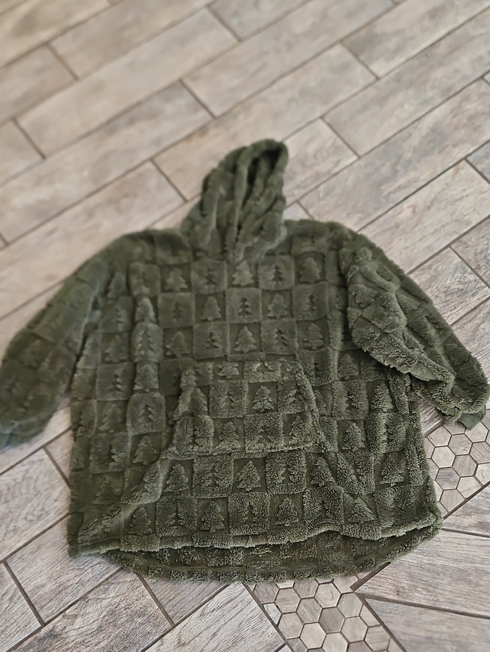 Throwzy Cozy Olive Green Hooded Plush Sweater Size Large